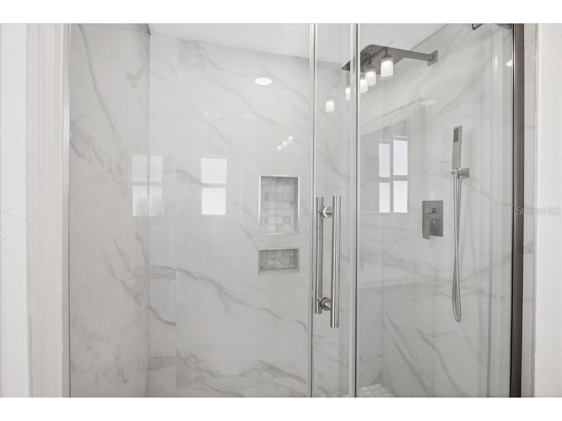 6711 S Lockwood Ridge Road Sarasota FL 34231 A4668944 image16