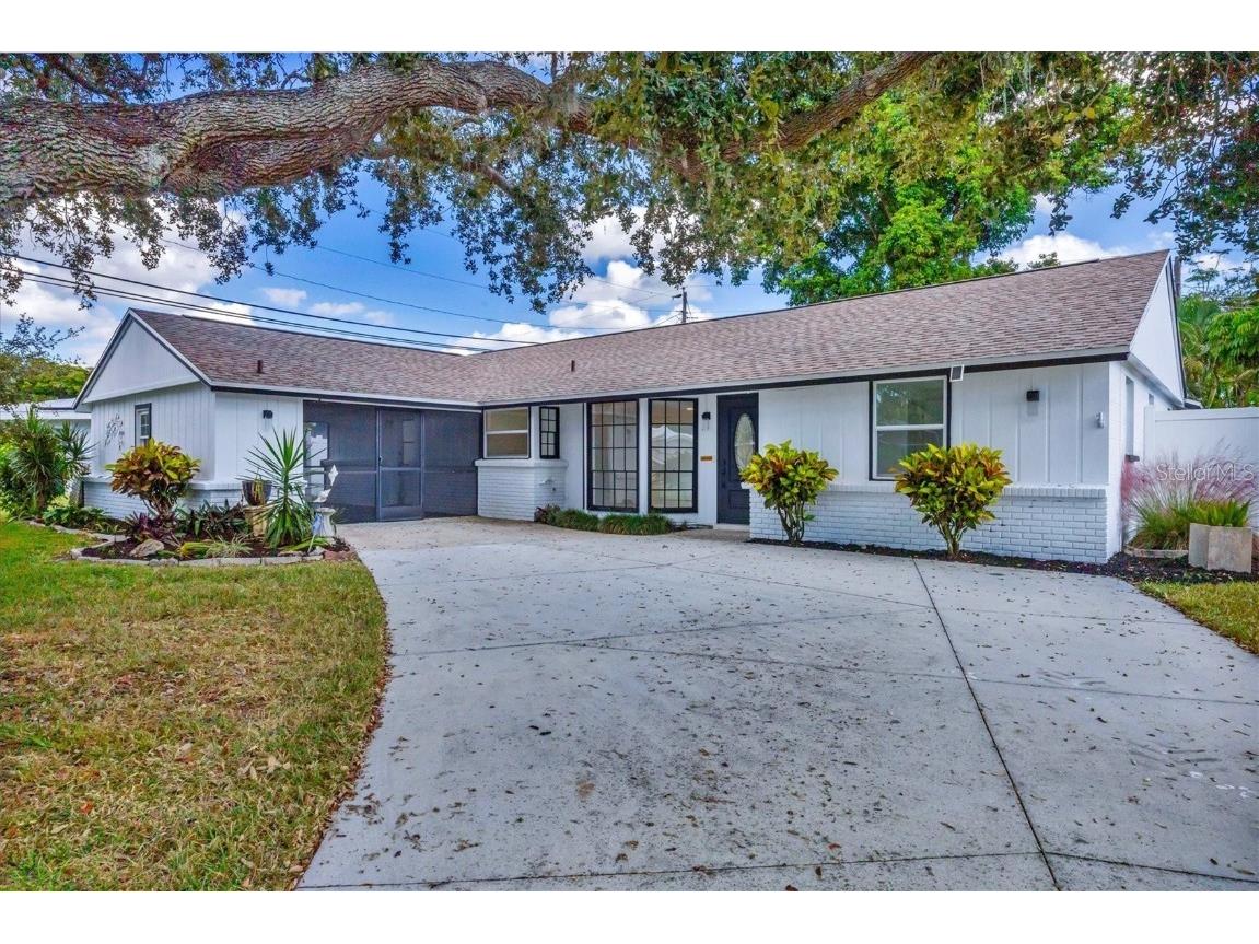 6711 S Lockwood Ridge Road Sarasota FL 34231 A4668944 image2