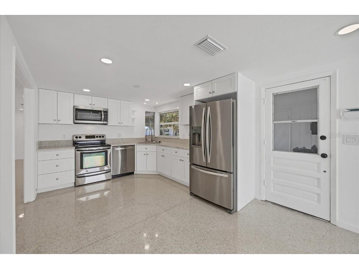 6711 S Lockwood Ridge Road Sarasota FL 34231 A4668944 image3