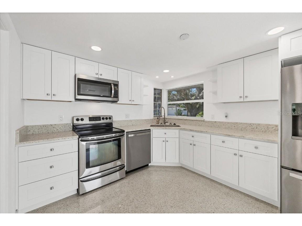 6711 S Lockwood Ridge Road Sarasota FL 34231 A4668944 image4