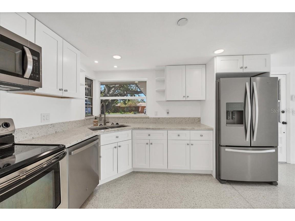 6711 S Lockwood Ridge Road Sarasota FL 34231 A4668944 image5