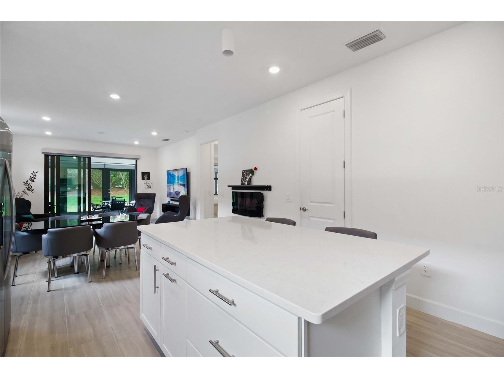 6713 Alstead Circle Lakewood Ranch FL 34202 N6143886 image5