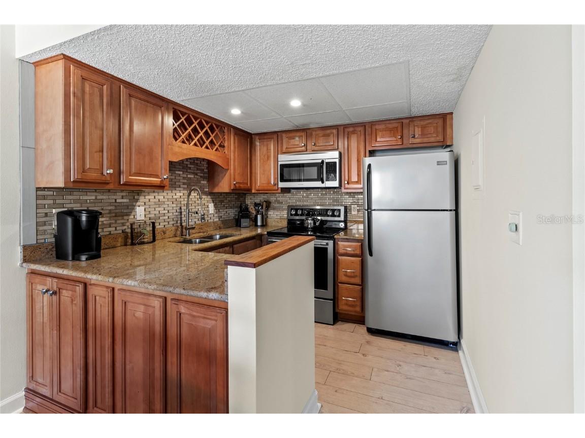 6713 Midnight Pass Road #4 Sarasota FL 34242 A4651929 image6