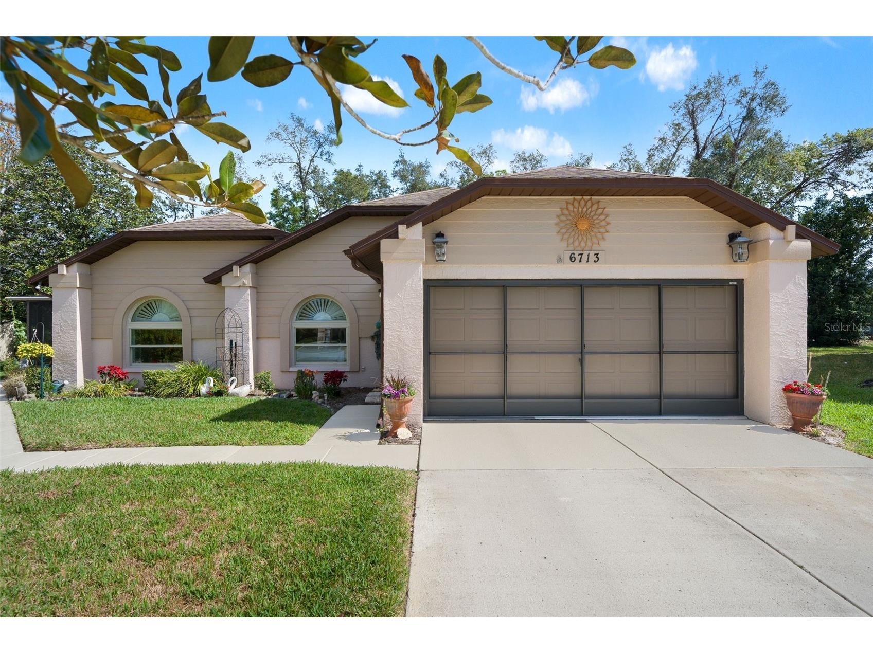 6713 Oak Cluster Circle Spring Hill FL 34606 W7883706 image1