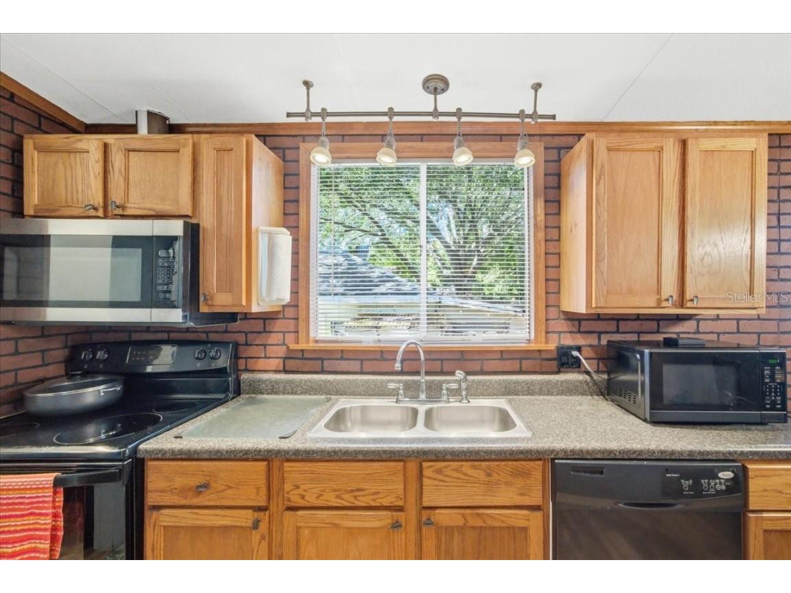 6715 W Richard Drive Weeki Wachee FL 34607 W7880298 image9