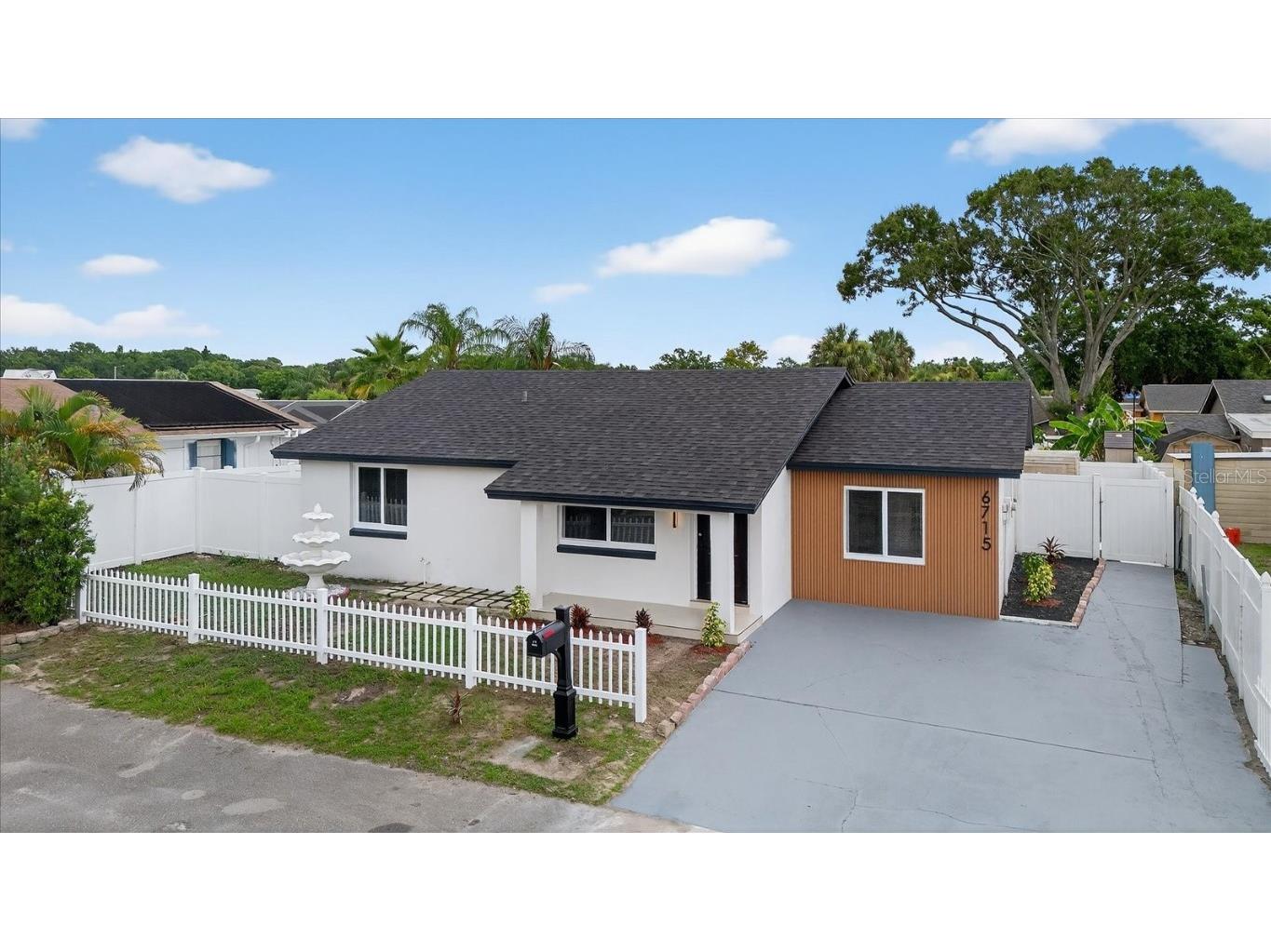 6715 Willow Spring Court Tampa FL 33615 TB8408550 image1