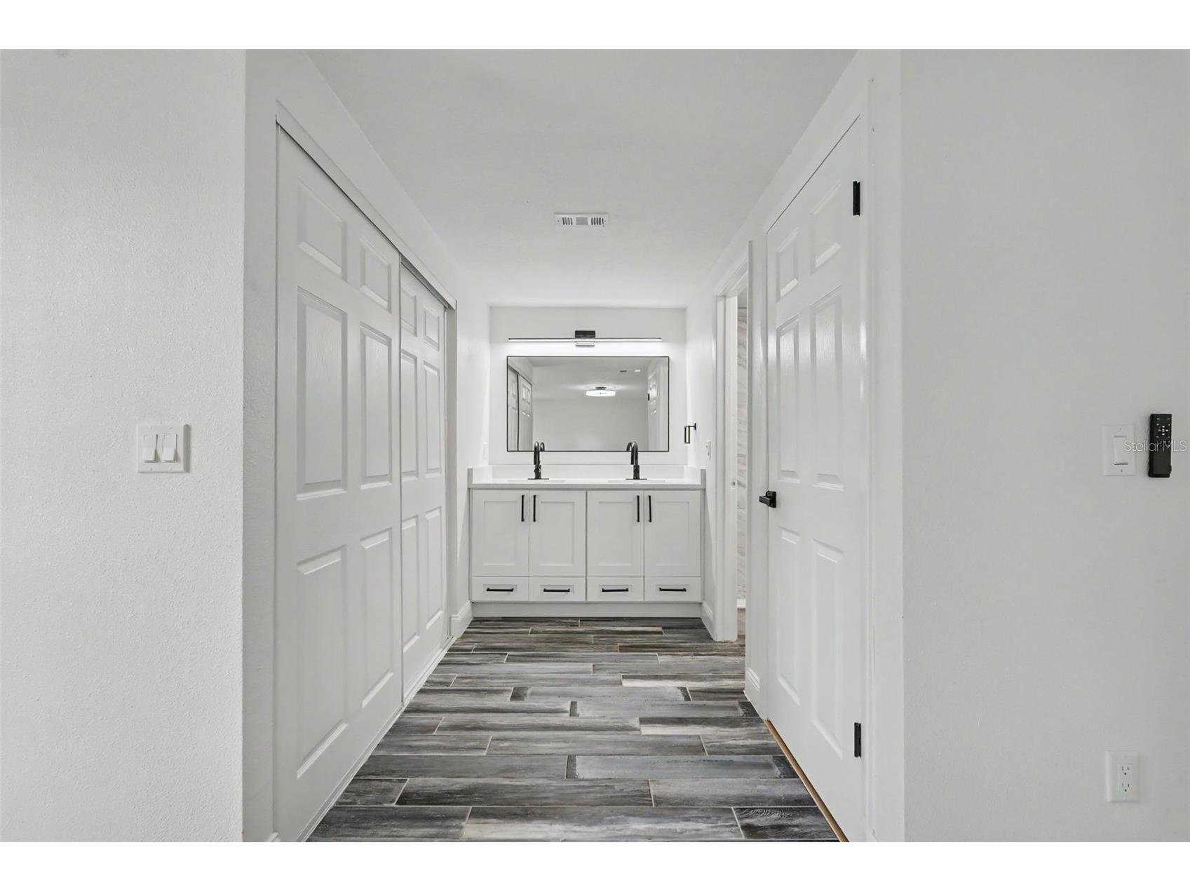 6716 Timberlane West Drive Tampa FL 33615 TB8525063 image15