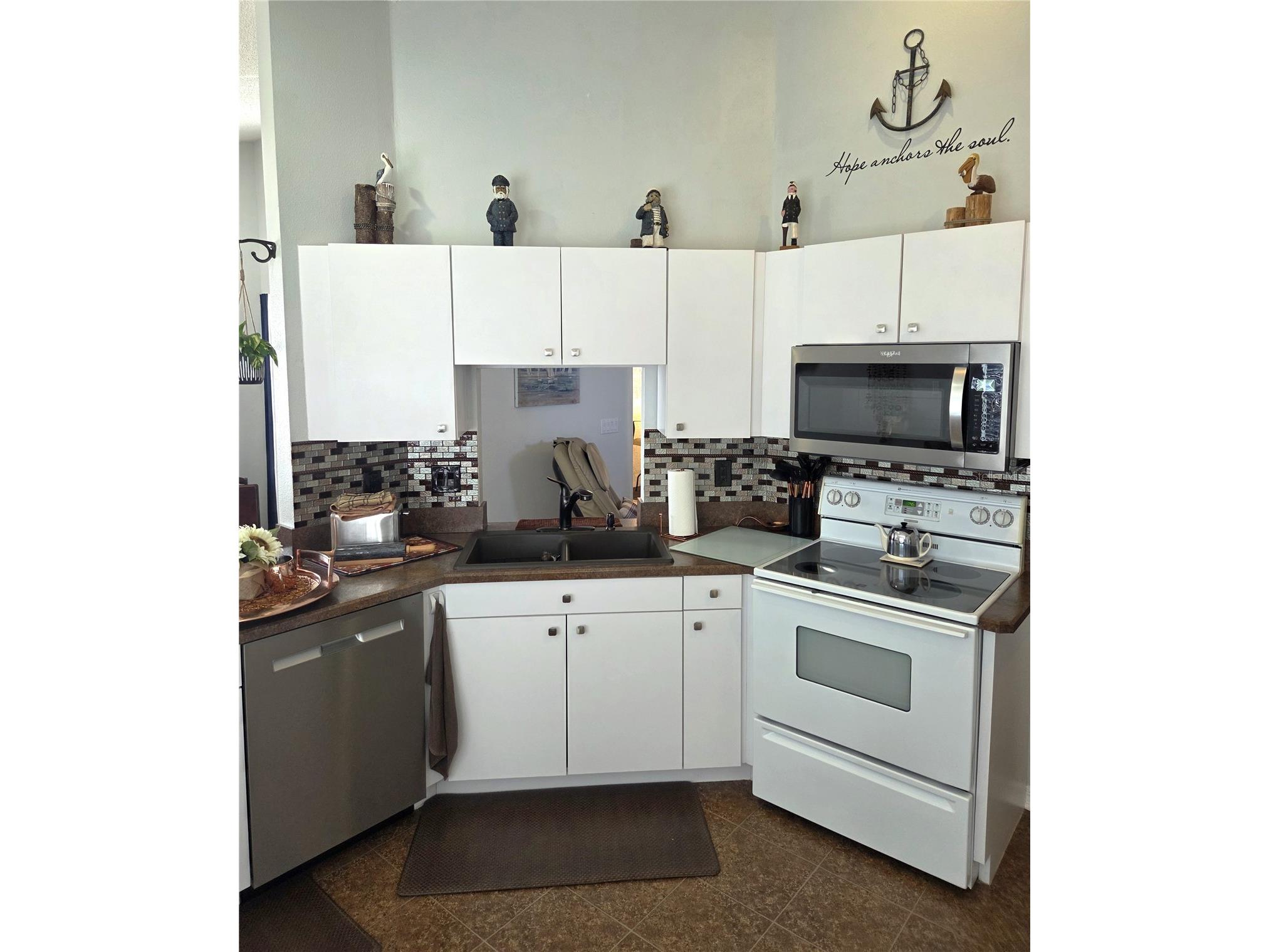 6719 Manor Beach New Port Richey FL 34652 - GREEN KEY ANCLOTE W7883355 image11