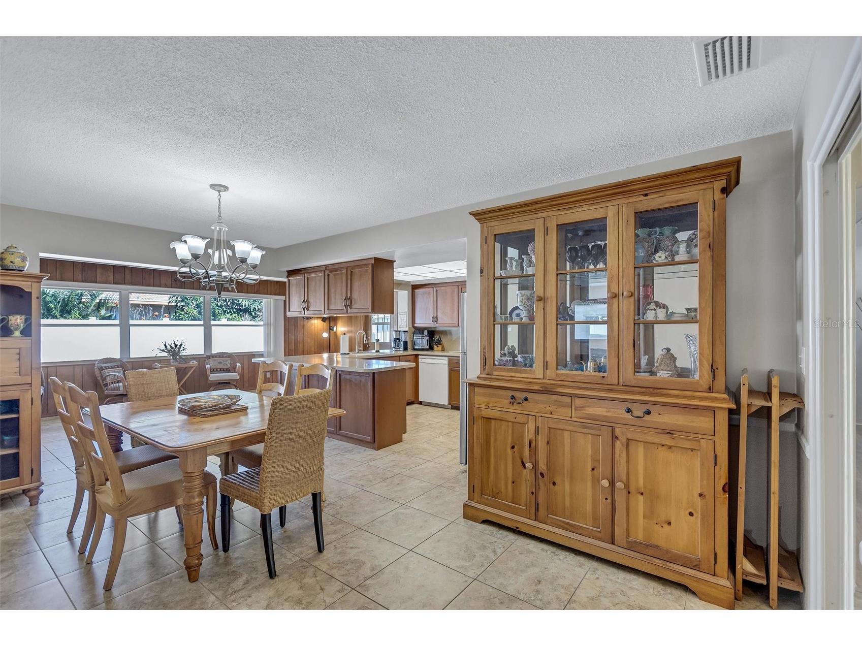 6721 13th Avenue N Saint Petersburg FL 33710 TB8437734 image10