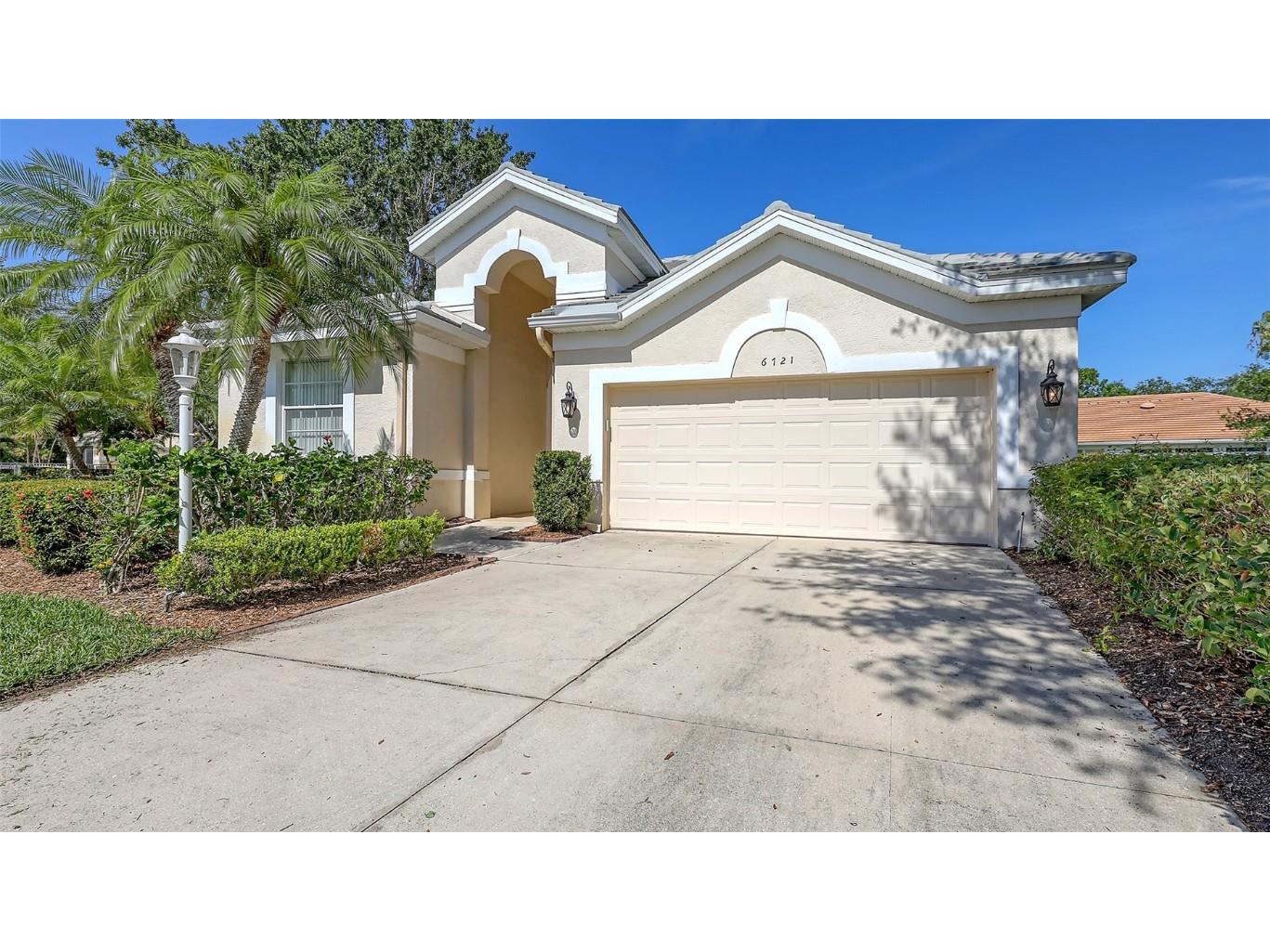 6721 Oak Manor Drive Lakewood Ranch FL 34202 - LAKE UIHLEIN A4652862 image1