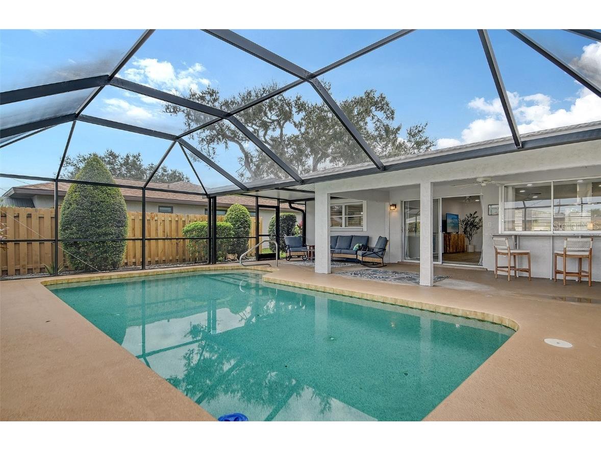 6722 Roxbury Drive Sarasota FL 34231 A4664965 image1