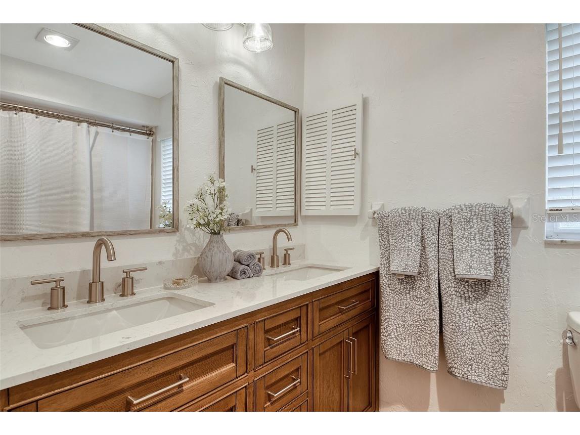 6722 Roxbury Drive Sarasota FL 34231 A4664965 image38