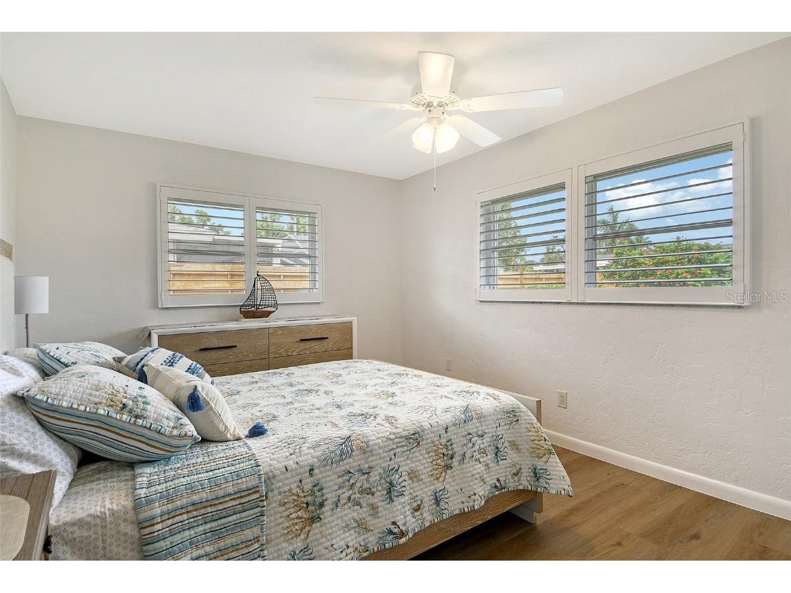 6722 Roxbury Drive Sarasota FL 34231 A4664965 image40