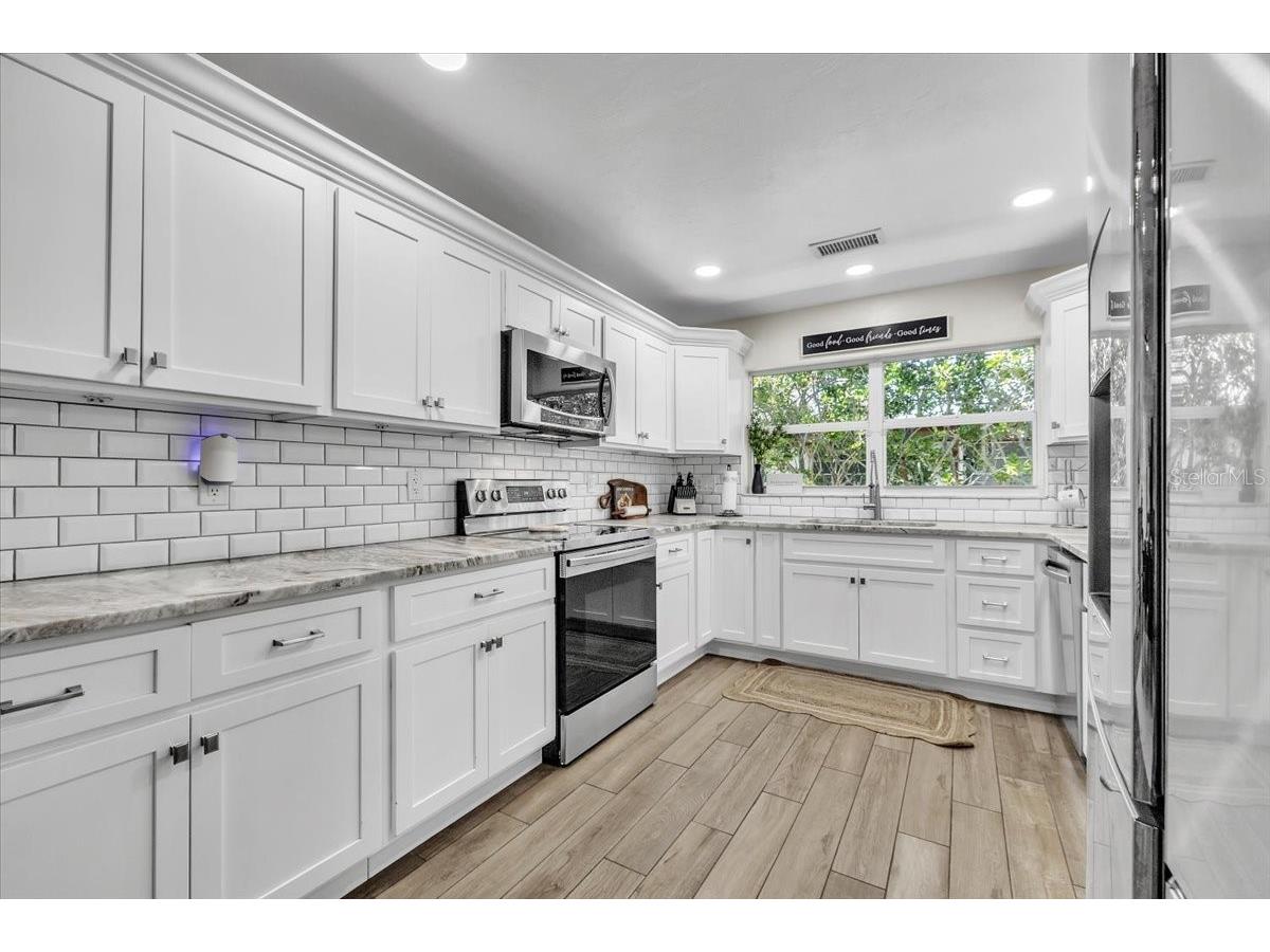 6723 Avenue C Sarasota FL 34231 C7521189 image30