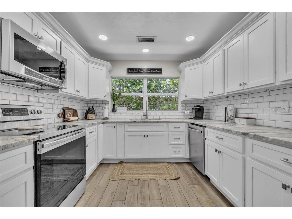 6723 Avenue C Sarasota FL 34231 C7521189 image8