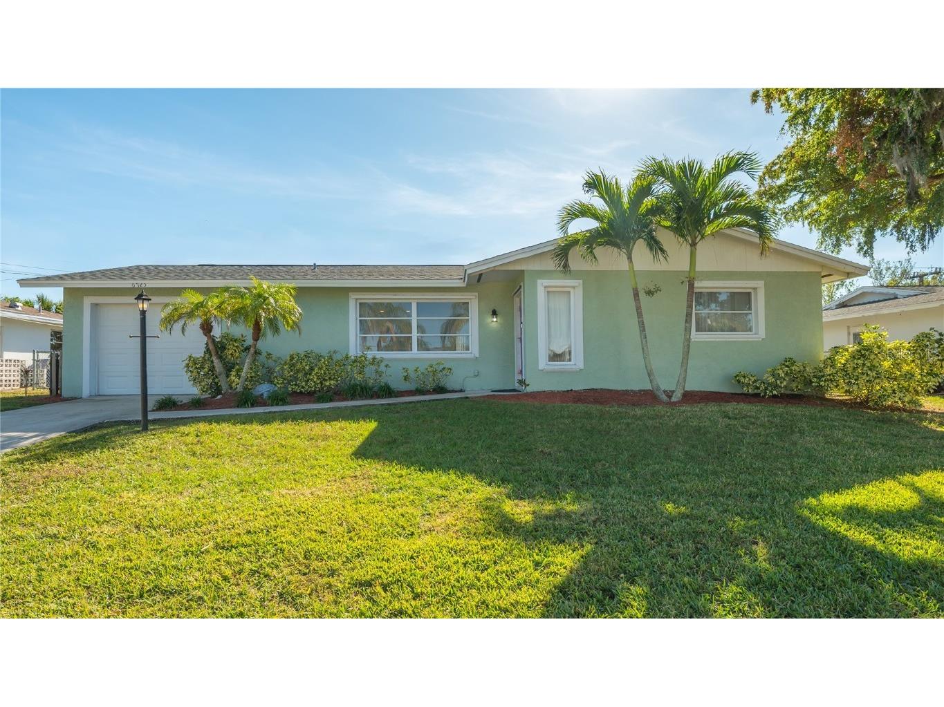 6725 Roxbury Drive Sarasota FL 34231 A4630512 image1