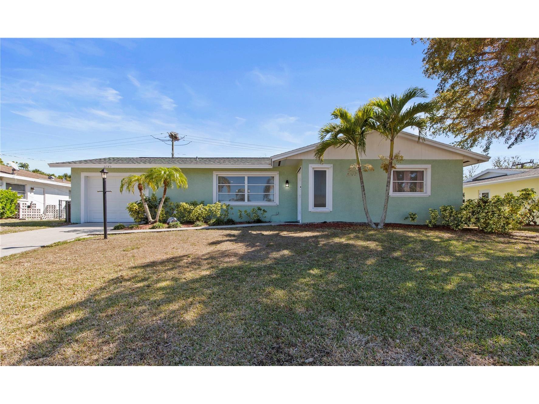 6725 Roxbury Drive Sarasota FL 34231 A4682016 image1