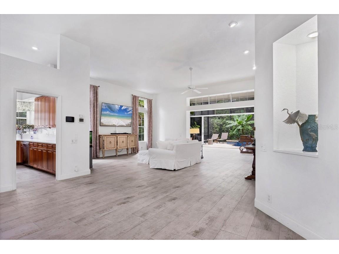 6725 Virginia Crossing University Park FL 34201 A4664532 image10