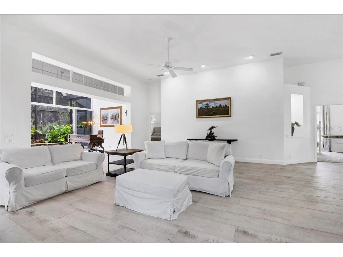 6725 Virginia Crossing University Park FL 34201 A4664532 image13