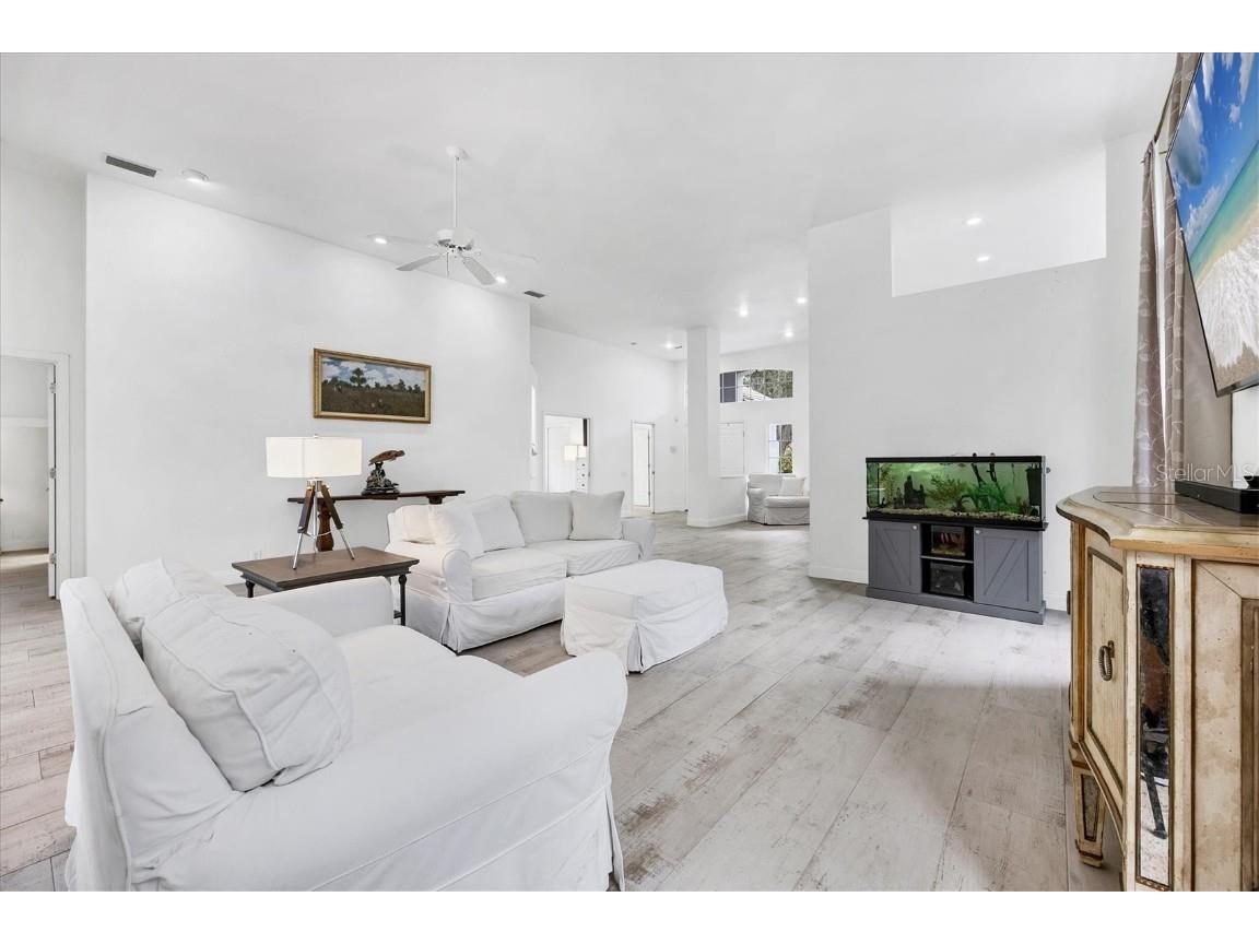 6725 Virginia Crossing University Park FL 34201 A4664532 image14