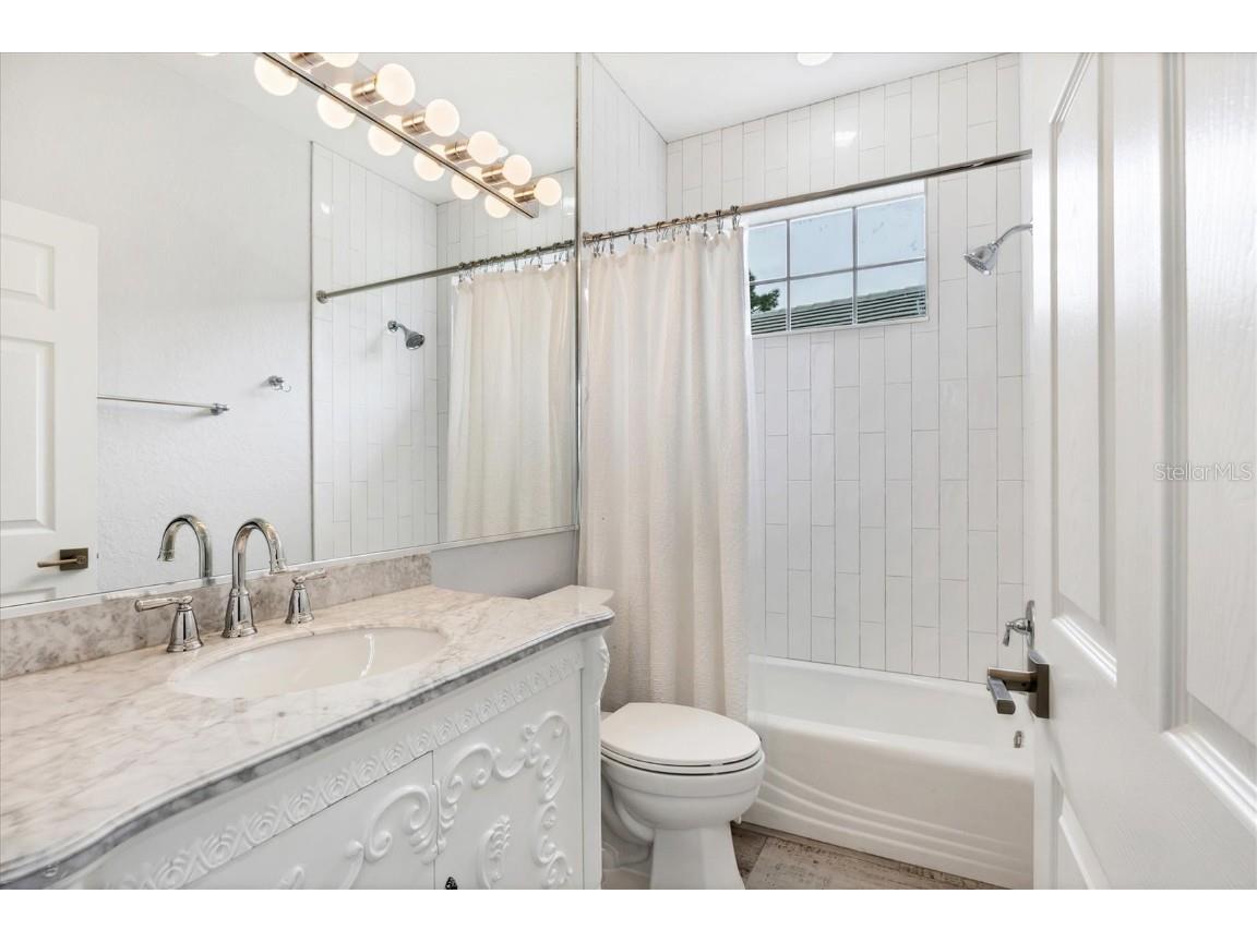 6725 Virginia Crossing University Park FL 34201 A4664532 image34