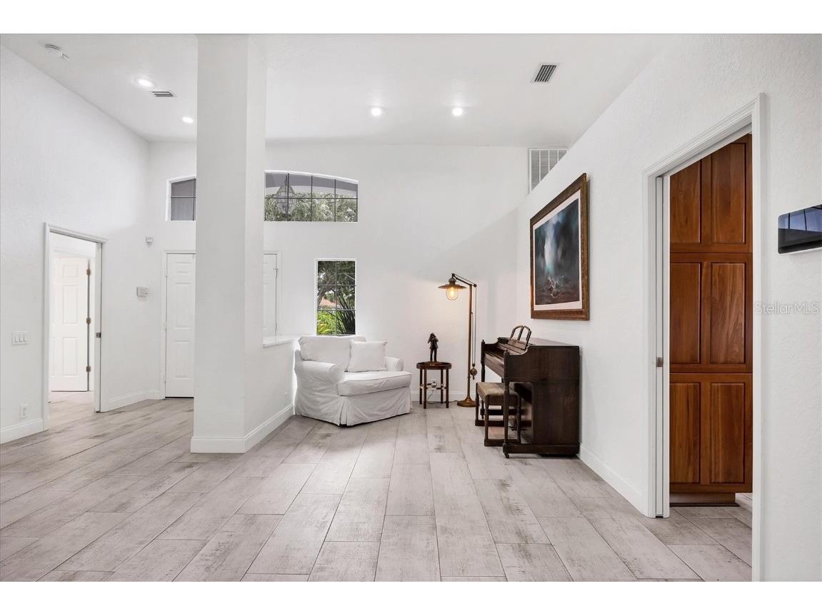 6725 Virginia Crossing University Park FL 34201 A4664532 image8