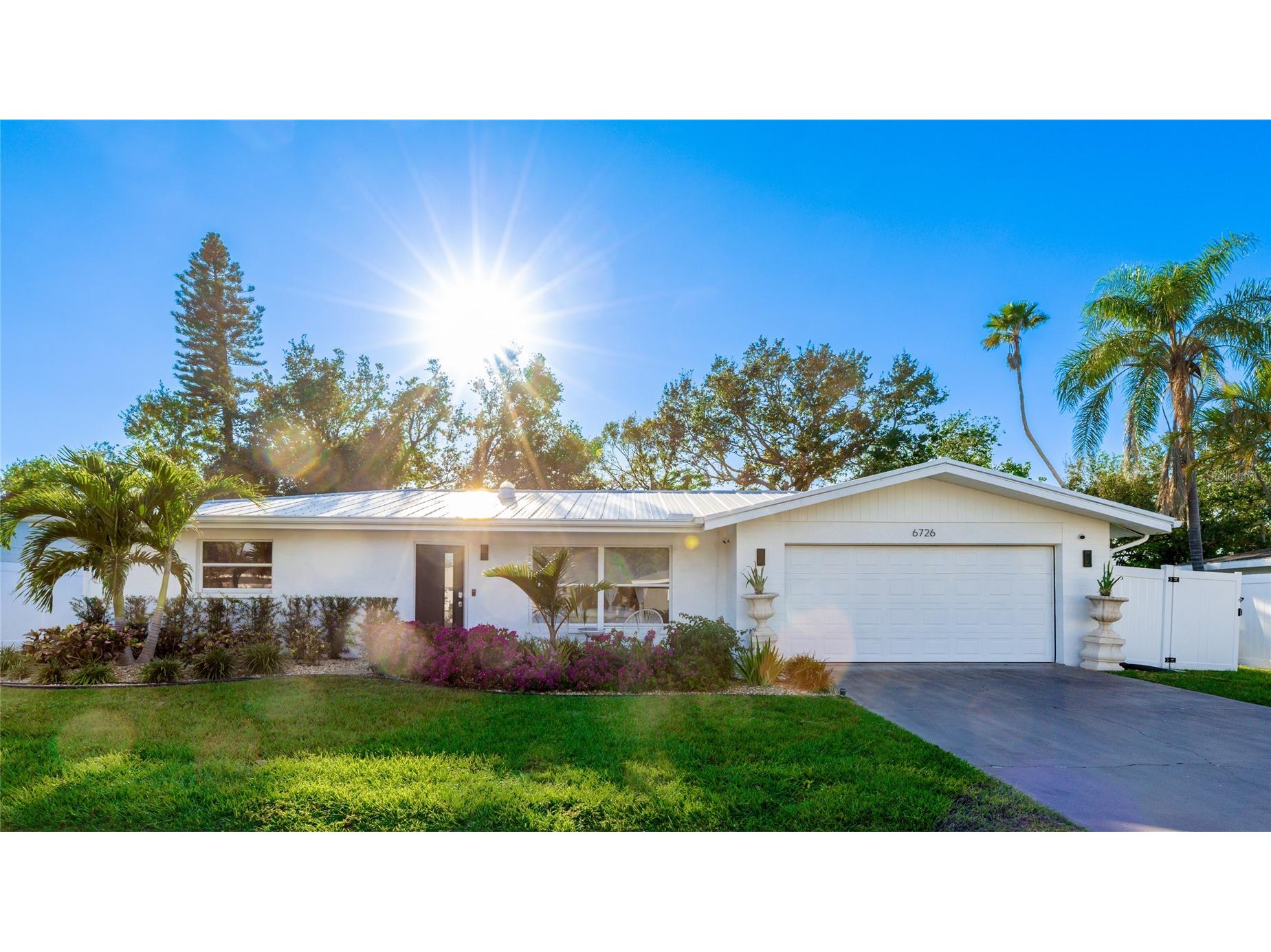 6726 S Lockwood Ridge Road Sarasota FL 34231 A4676727 image1