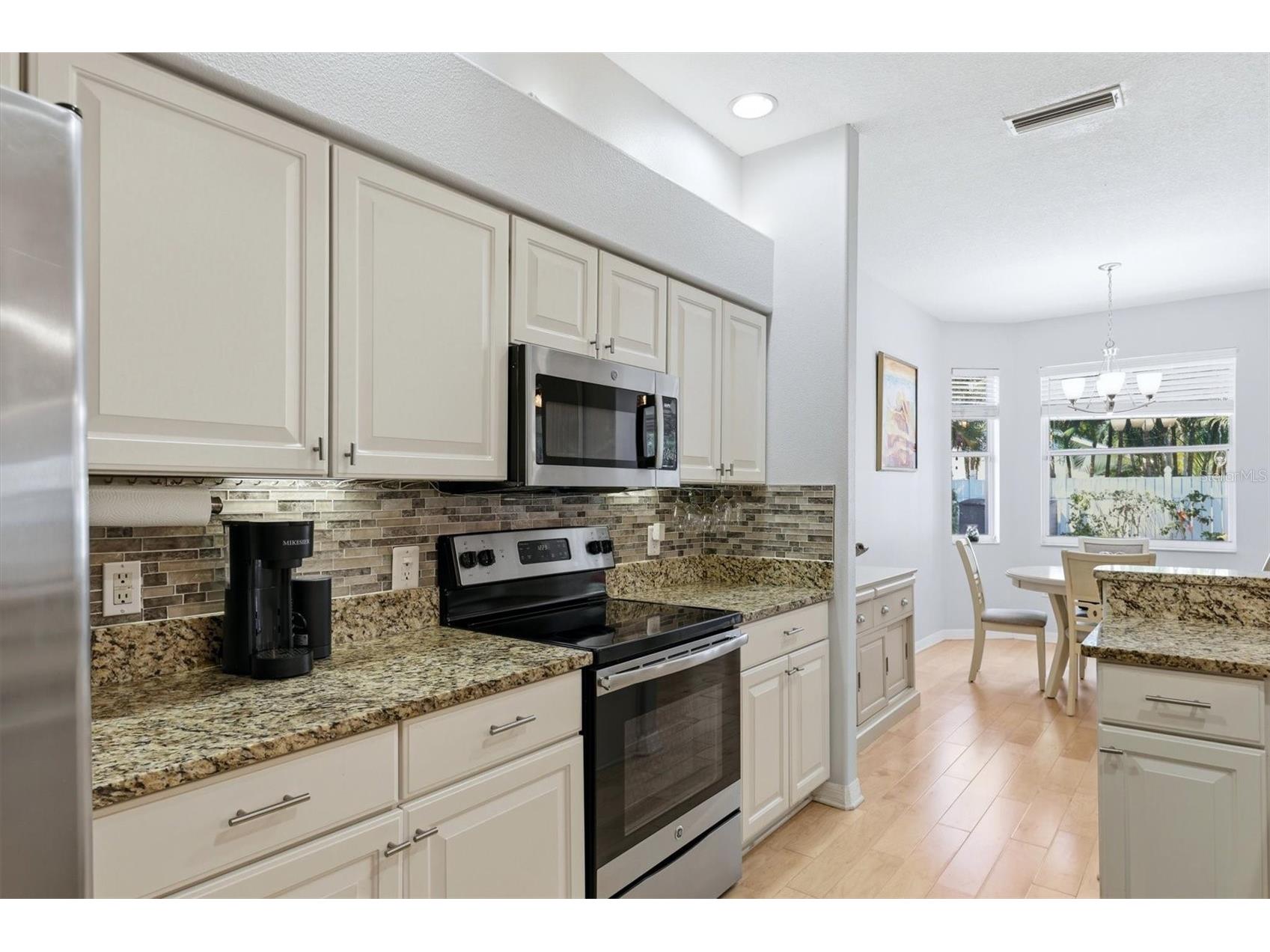 6726 W Country Club Lane Sarasota FL 34243 A4686098 image17