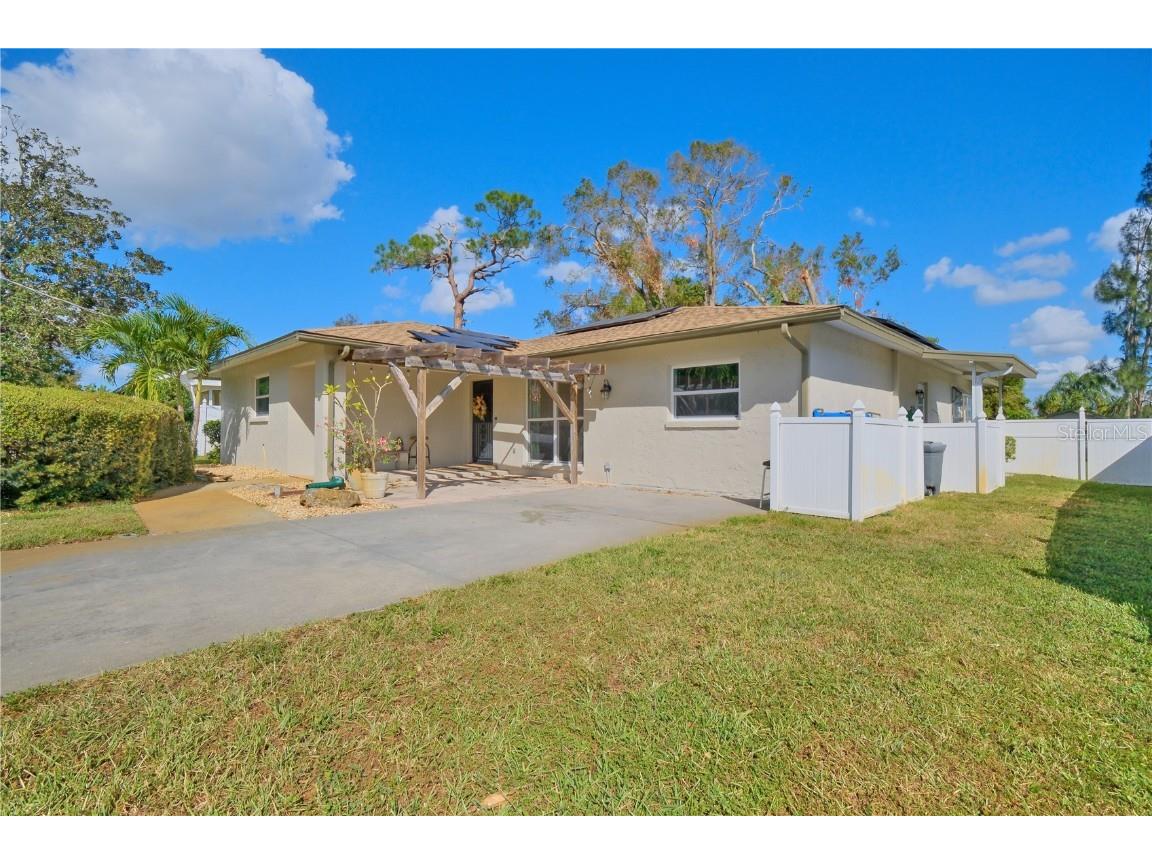 6727 5th Street W Bradenton FL 34207 A4627882 image1