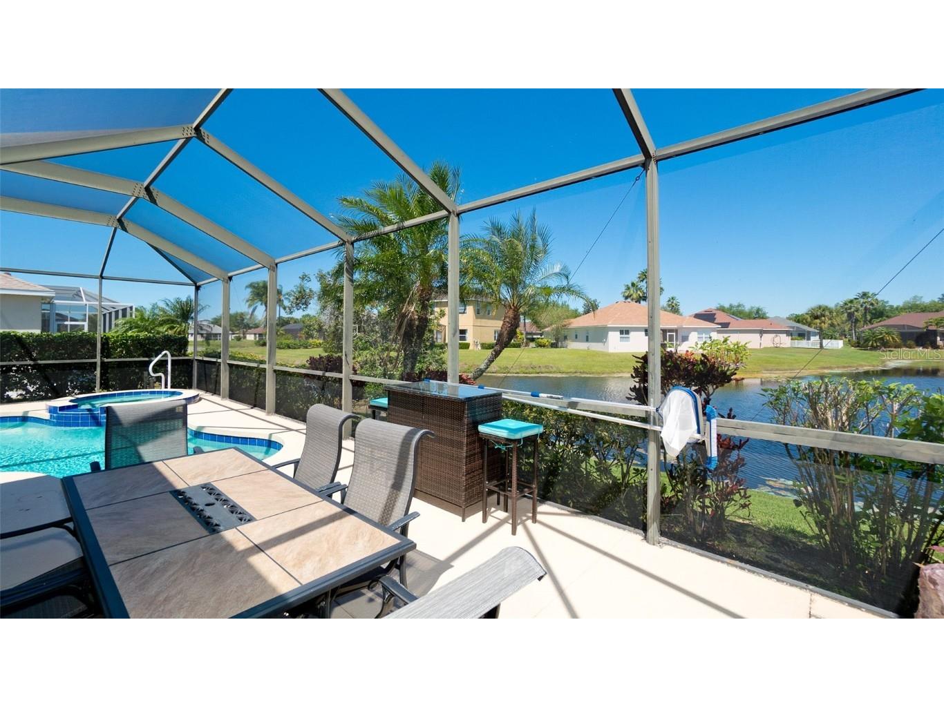 6727 64th Place E Bradenton FL 34203 C7490643 image1