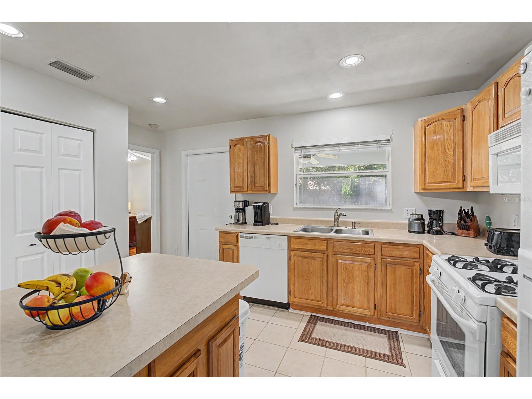 6727 NW 26 Terrace Gainesville FL 32653 GC540825 image12