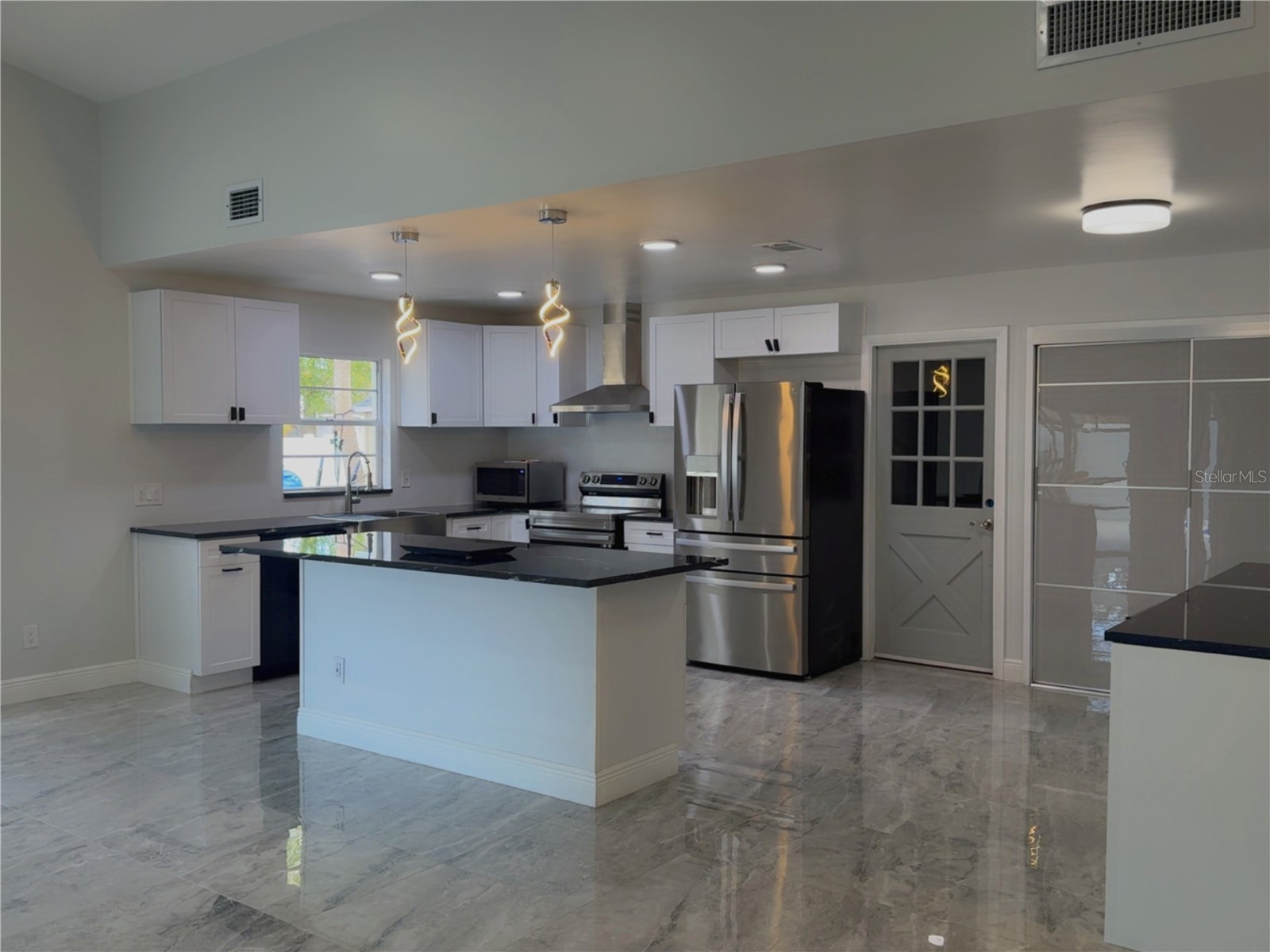 6728 Islander Lane Tampa FL 33615 TB8471138 image9