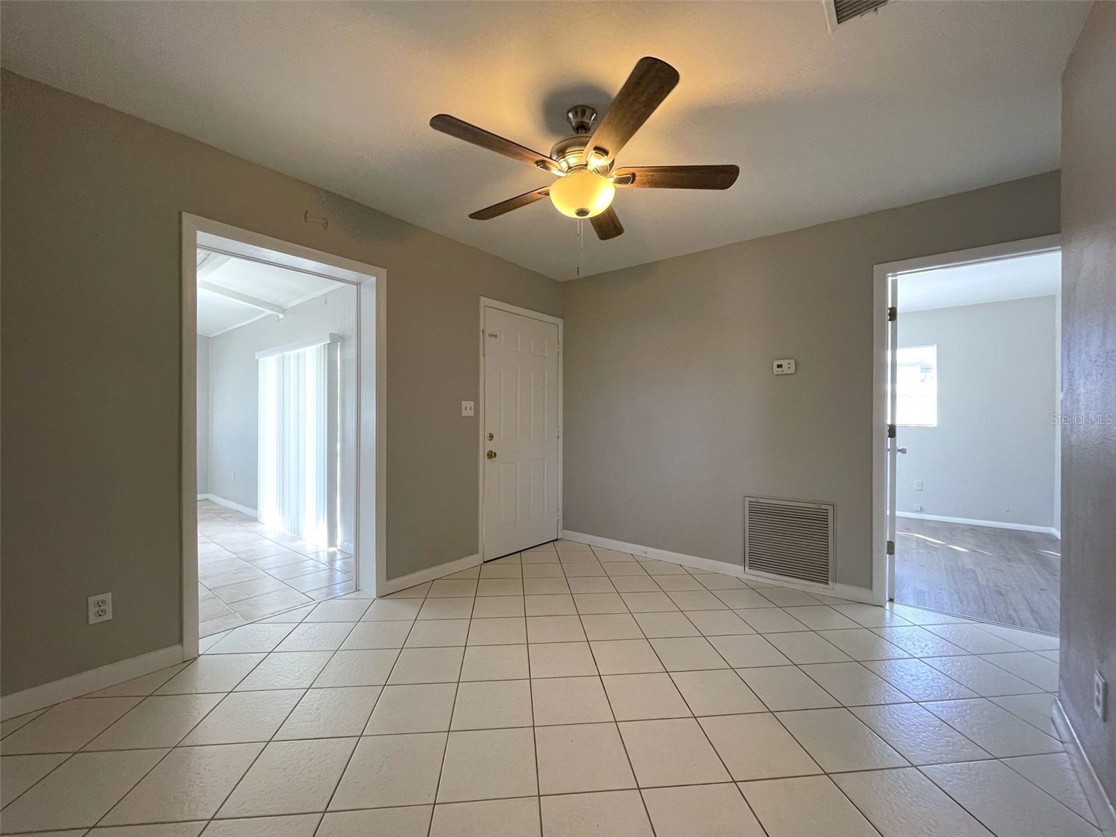 673 59th Street S Saint Petersburg FL 33707 TB8481252 image3