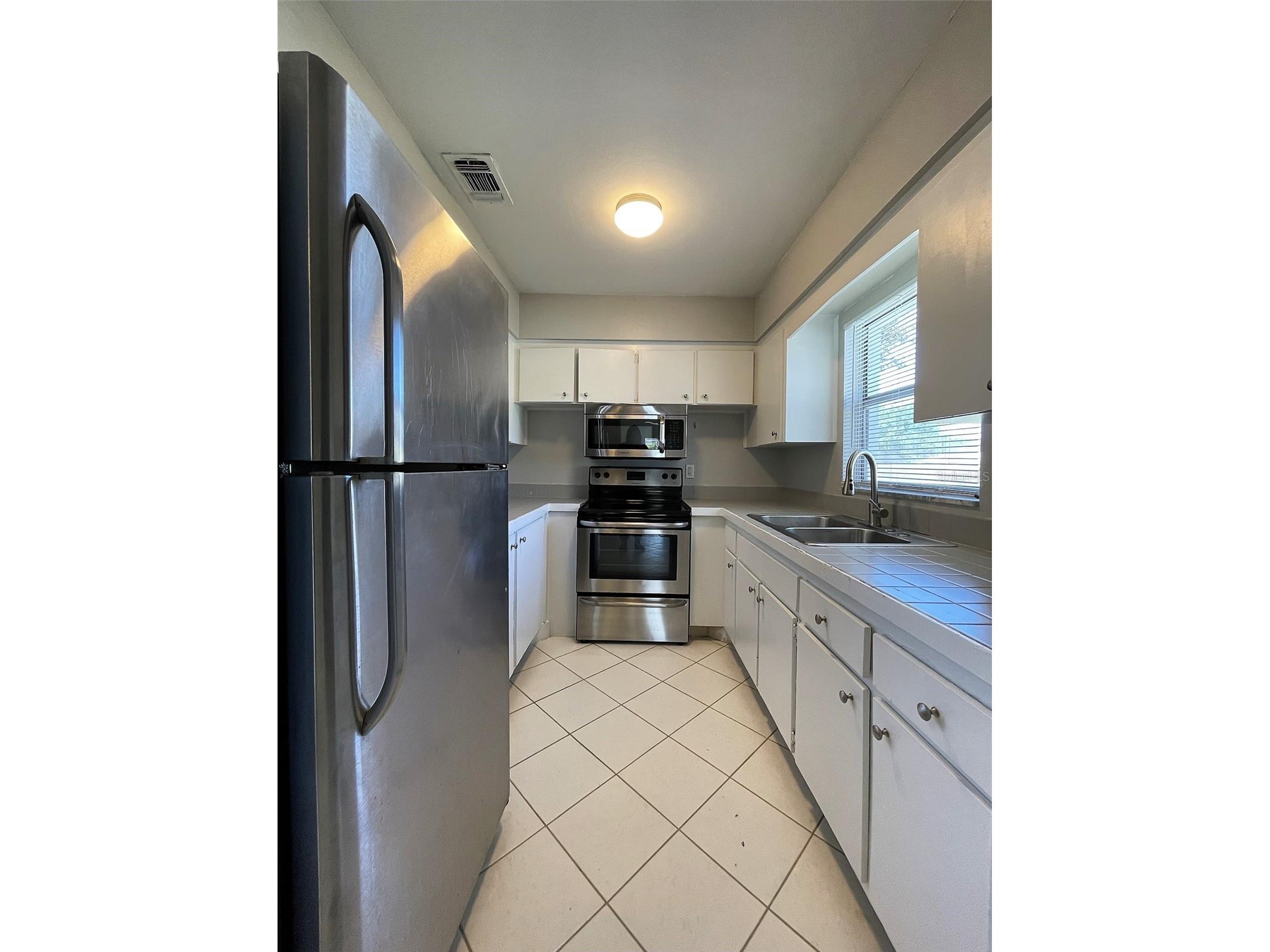 673 59th Street S Saint Petersburg FL 33707 TB8481252 image6