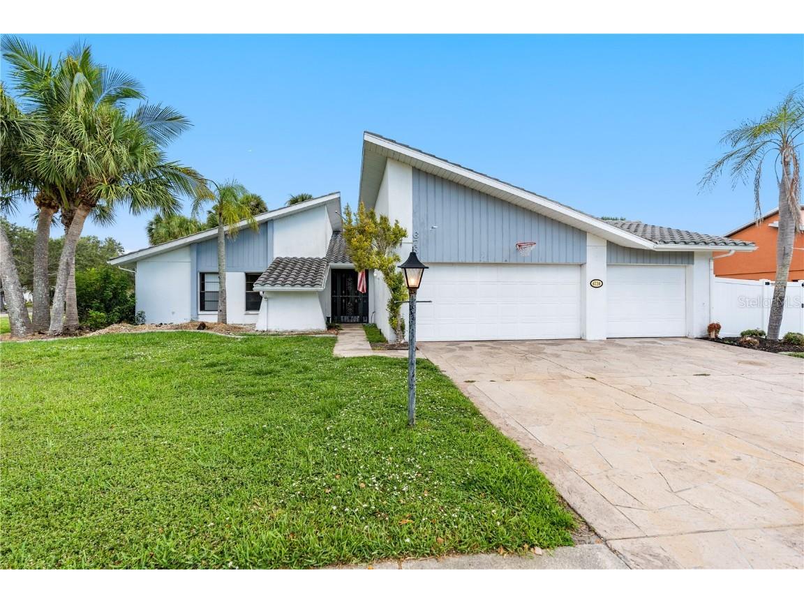 6730 Easton Lane Sarasota FL 34238 A4579180 image1