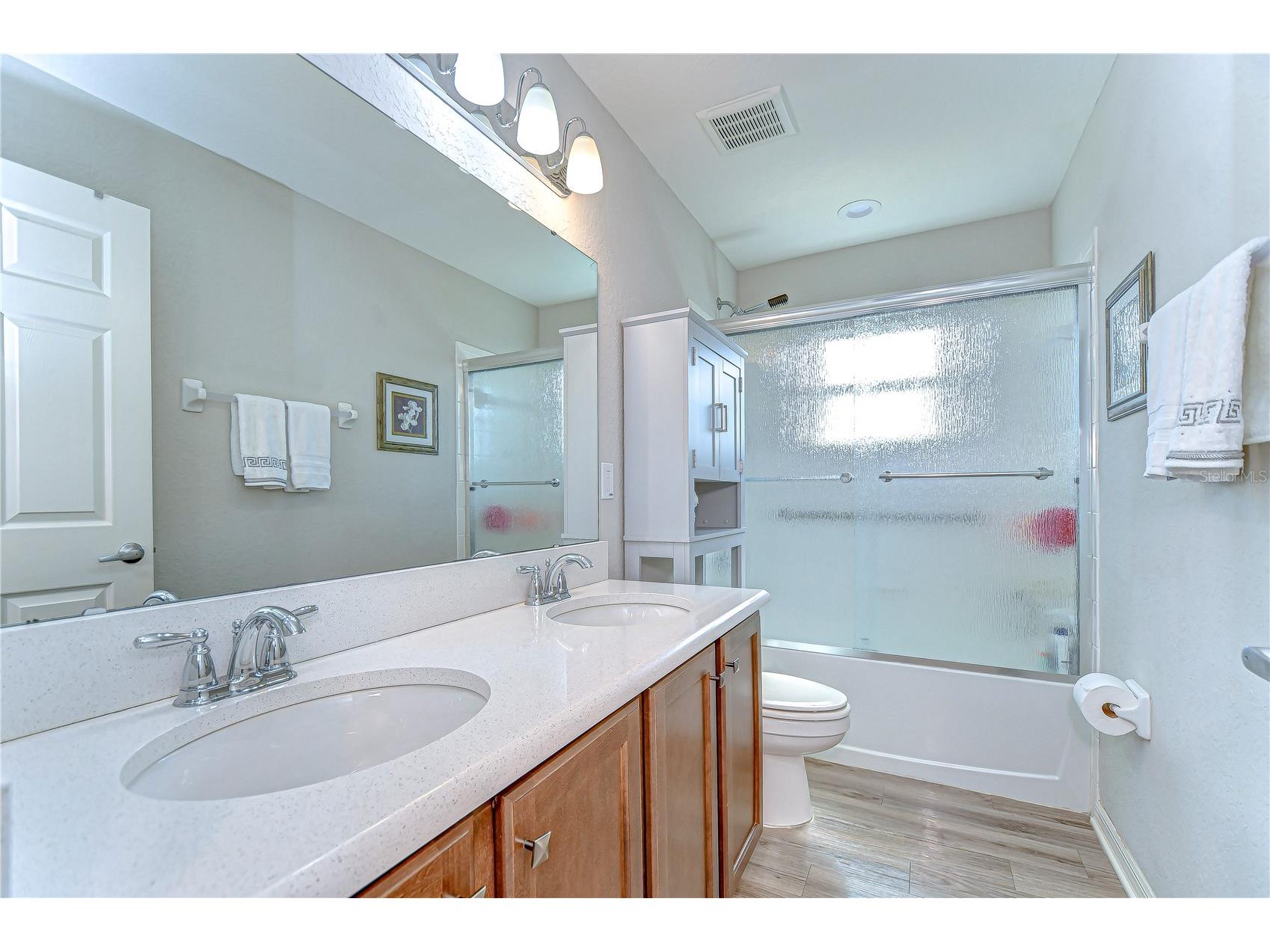 6731 Castle Green Place Zephyrhills FL 33541 TB8524946 image35