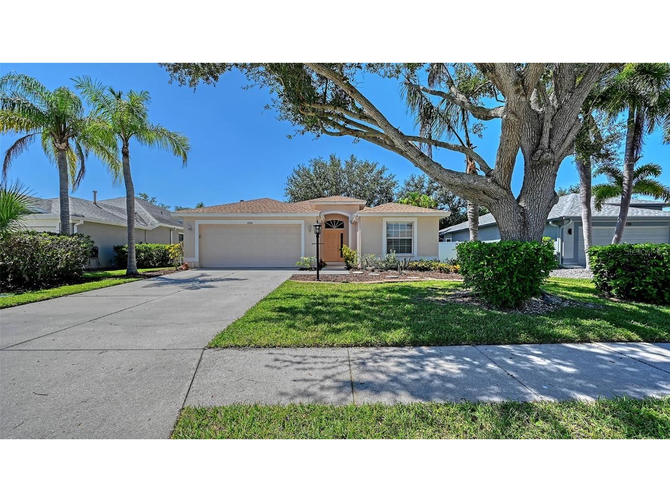 6734 W Country Club Lane Sarasota FL 34243 A4665974 image1