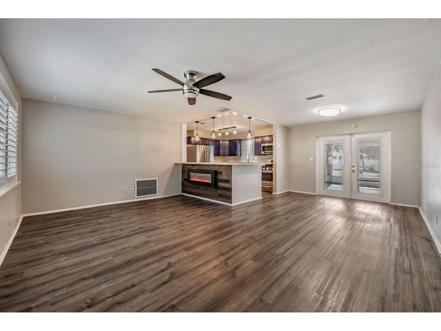 6735 23rd Street N Saint Petersburg FL 33702 TB8505461 image3