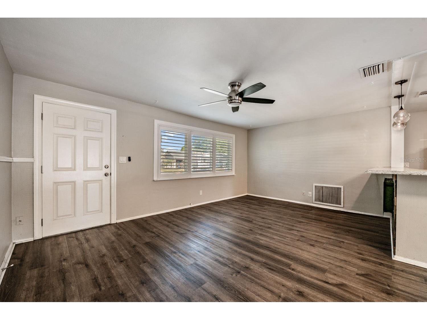 6735 23rd Street N Saint Petersburg FL 33702 TB8505461 image6