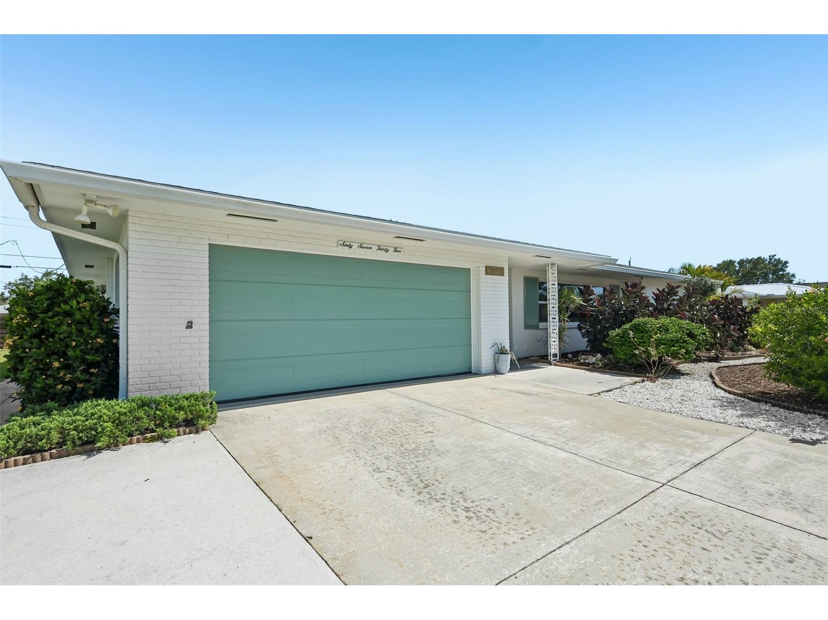 6735 Keystone Drive Sarasota FL 34231 TB8475997 image1
