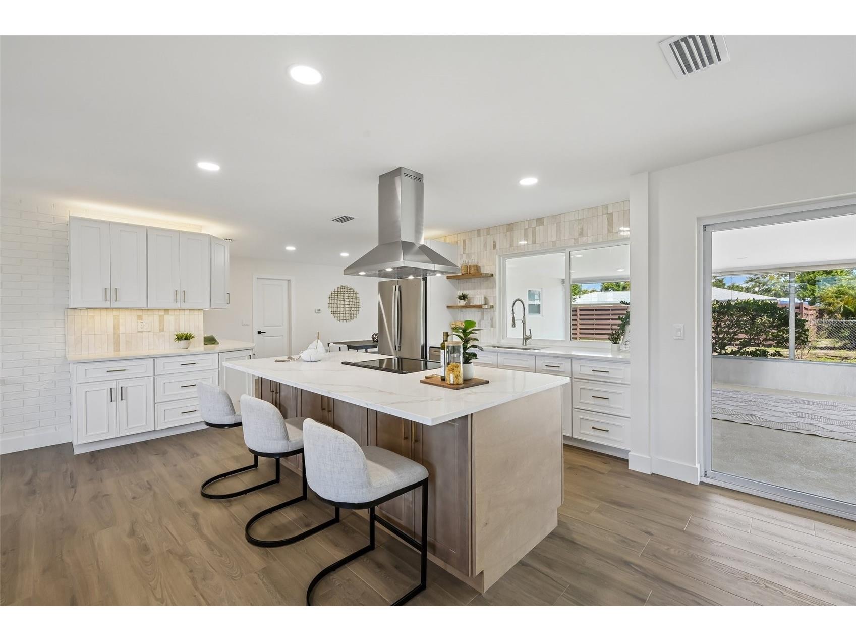 6735 Keystone Drive Sarasota FL 34231 TB8475997 image16