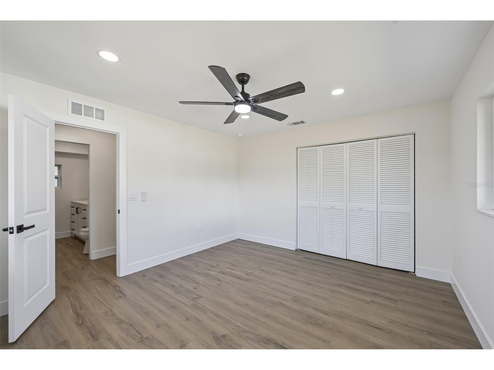 6735 Keystone Drive Sarasota FL 34231 TB8475997 image24