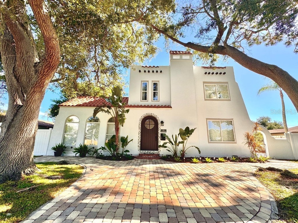 6735 Poinsettia Avenue S Saint Petersburg FL 33707 TB8434027 image1