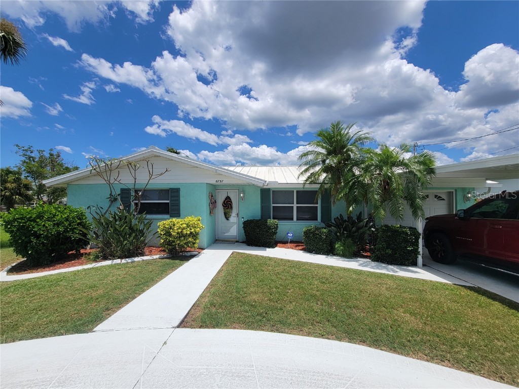 6737 Clark Street Hudson FL 34667 W7876831 image1