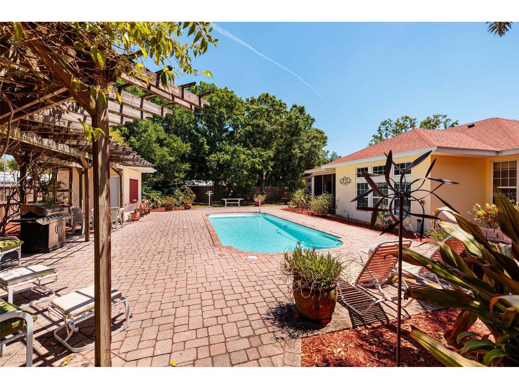 6737 Mango Avenue S Saint Petersburg FL 33707 TB8502015 image4