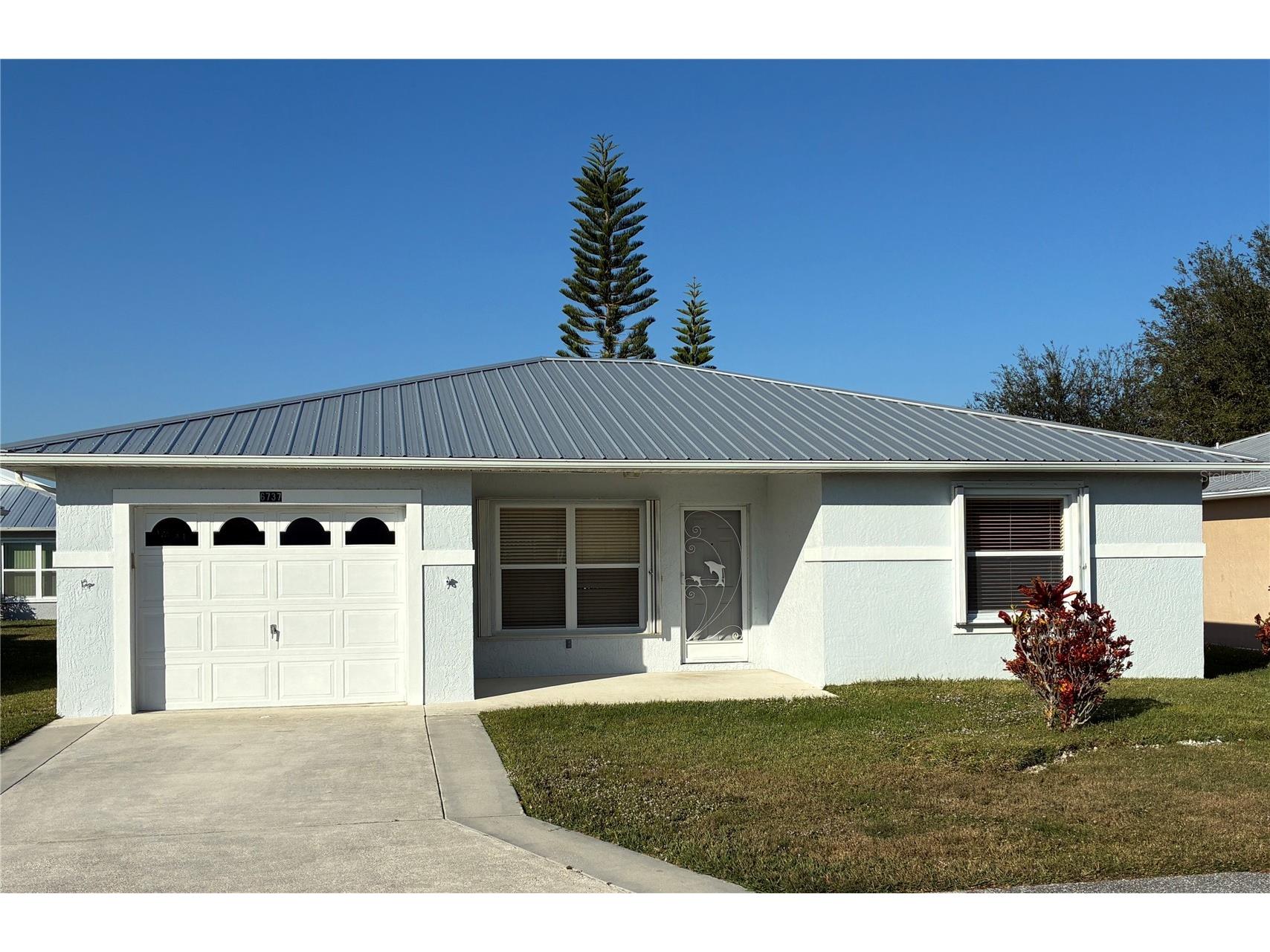 6737 Tulipan Fort Pierce FL 34951 V4946440 image1