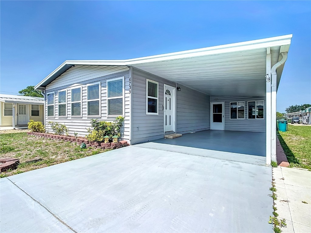 6739 Kensington Drive NE Winter Haven FL 33881 - LAKE HENRY P4927726 image1