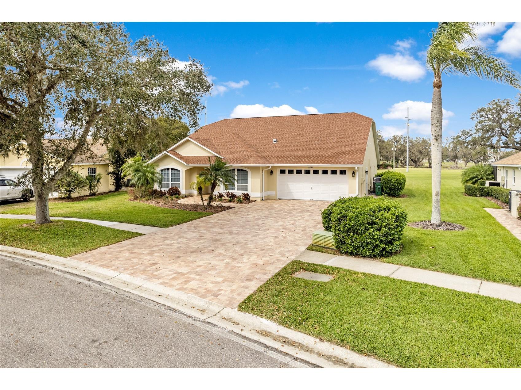 6741 Northlake Drive Zephyrhills FL 33542 W7880576 image1