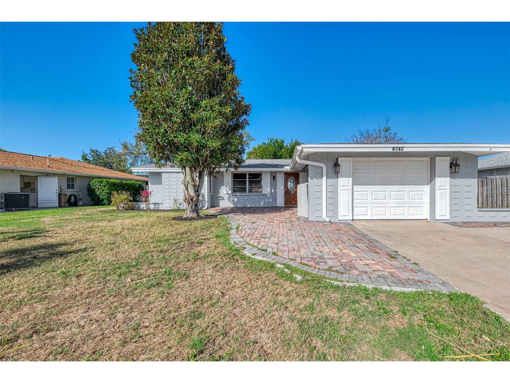 6742 Bowline Drive Sarasota FL 34231 A4685028 image1