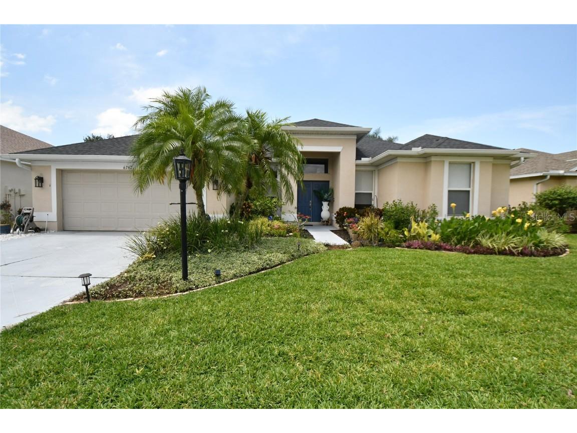 6742 Carlyle Lane Sarasota FL 34243 A4572106 image1